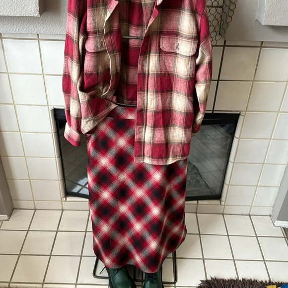 Pendleton wool red plaid flannel A Line circle skirt size 4 runs large - Picture 11 of 16
